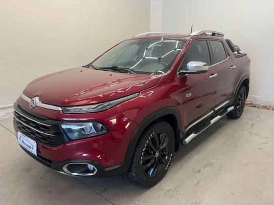 FIAT TORO 2.0 16V TURBO DIESEL RANCH 4WD AT9 FIAT TORO 2.0 16V TURBO DIESEL RANCH 4WD AT9